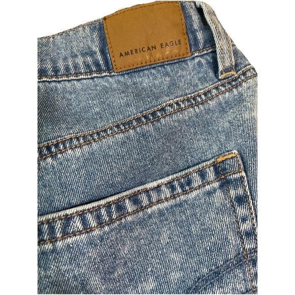 NWT AMERICAN EAGLE Mom high rise Blue denim Cuffed jean shorts Women’s size 8 - Picture 5 of 5